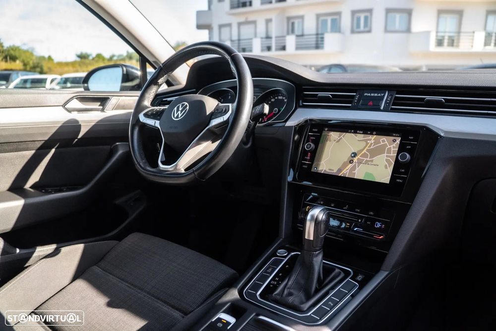 VW Passat Variant 2.0 TDi Elegance DSG - 27