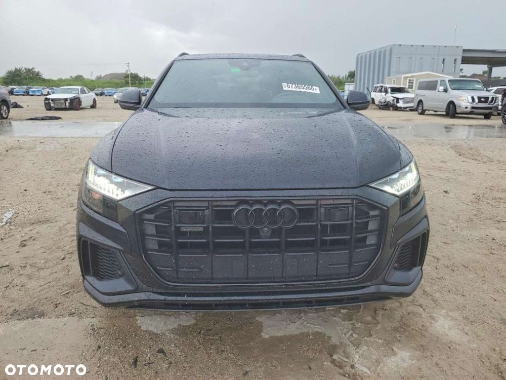 Audi Q8 2021 photo 2