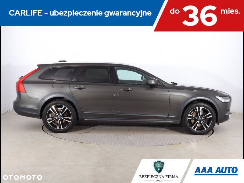 Volvo V90 Cross Country - 8
