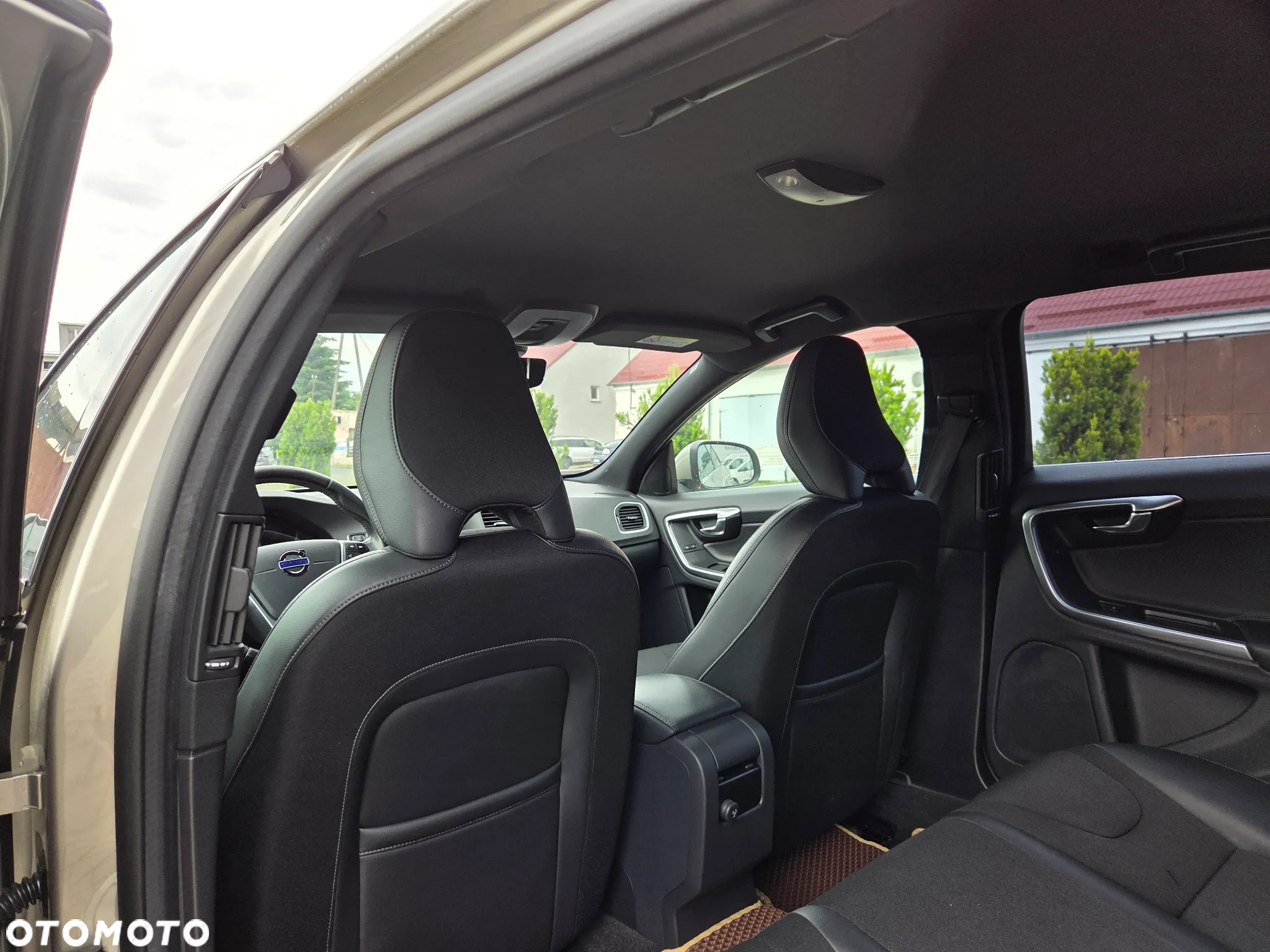 Volvo V60 D3 Momentum - 35