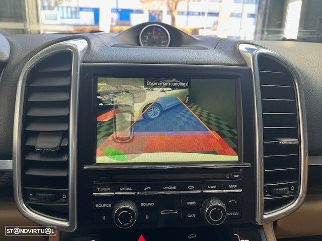 Porsche Cayenne Platinum Edition - 17