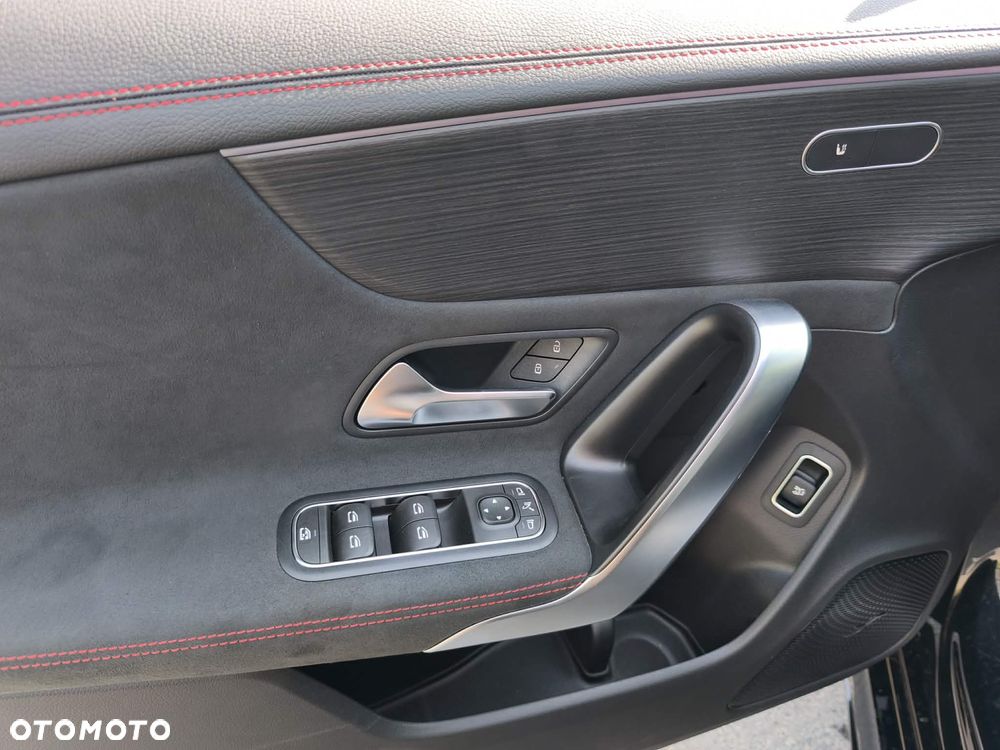 Mercedes-Benz CLA 200 d 8G-DCT AMG Line - 29