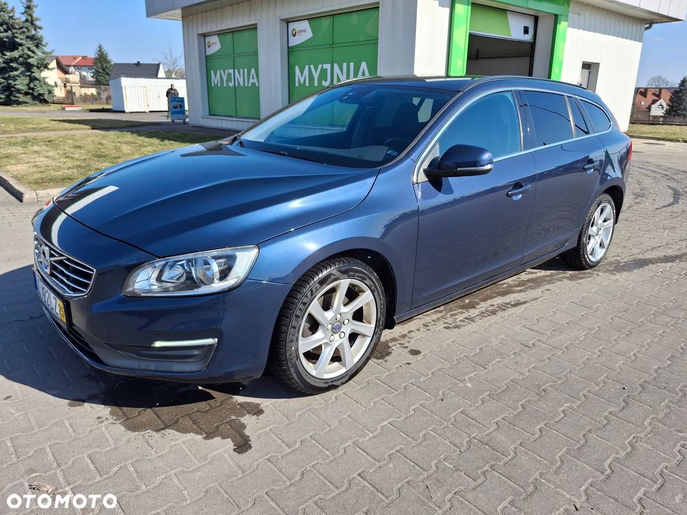Volvo V60 D2 Momentum - 8