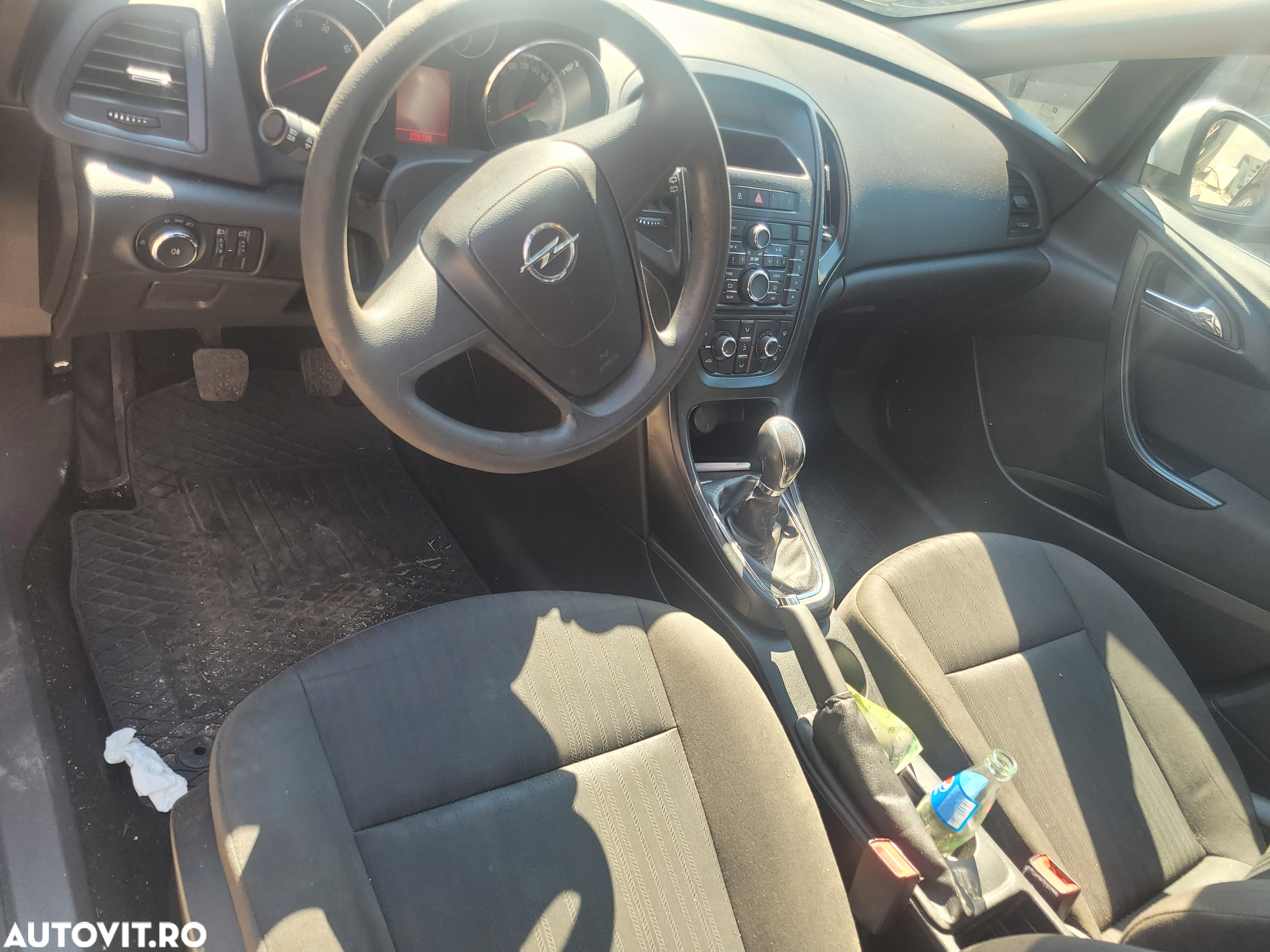 dezmembrez opel astra j,1.3l€5 - 5