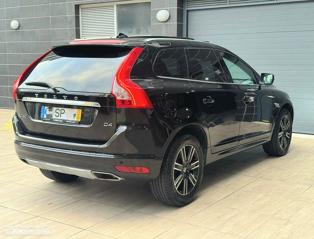 Volvo XC 60 2.0 D4 R-Design AWD Geartronic - 25