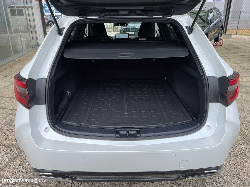 Toyota Corolla Touring Sports — fotografia 11