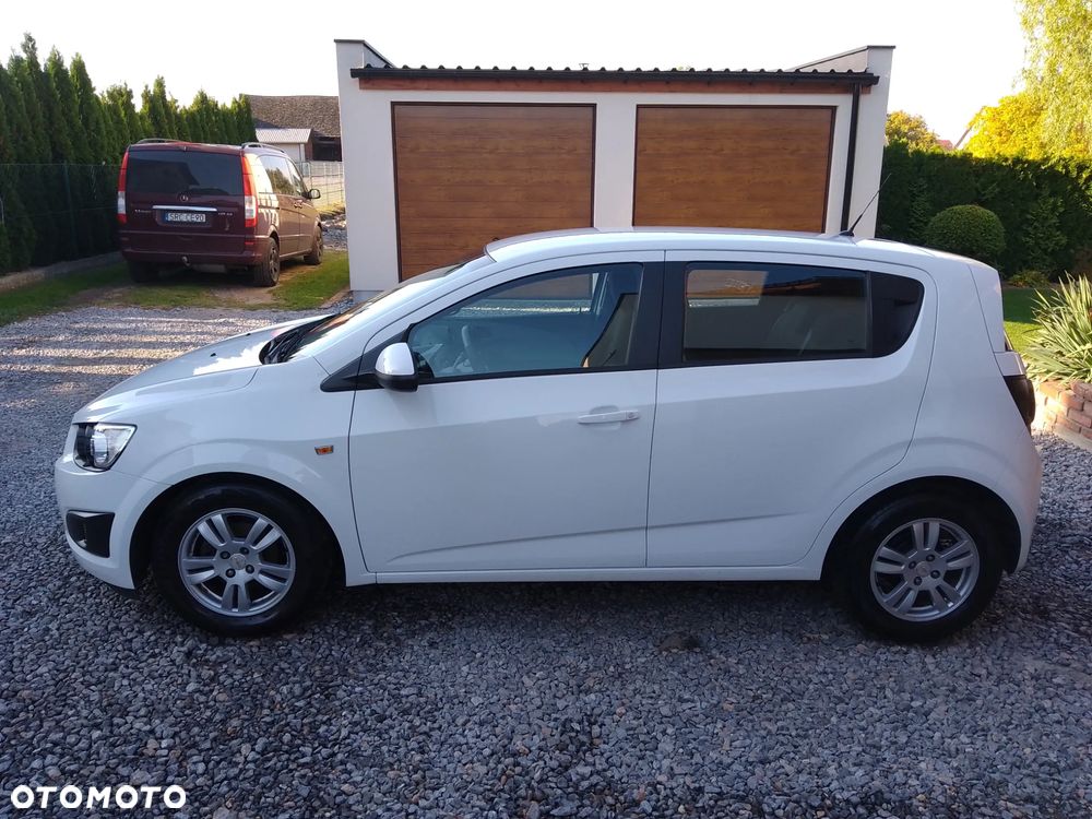 Chevrolet Aveo 2011 photo 5