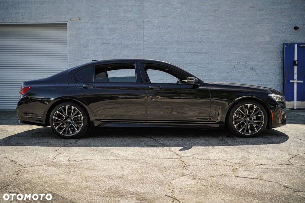 BMW Seria 7 740i - 4