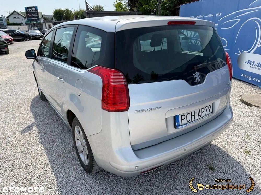 Peugeot 5008 - 8