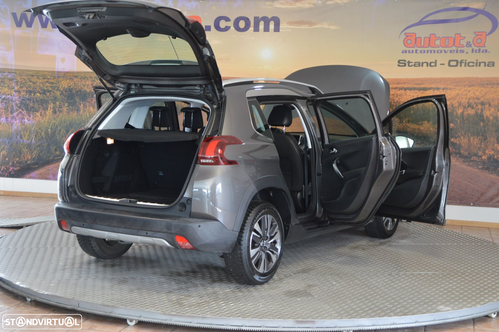 Peugeot 2008 1.2 PureTech Allure - 14