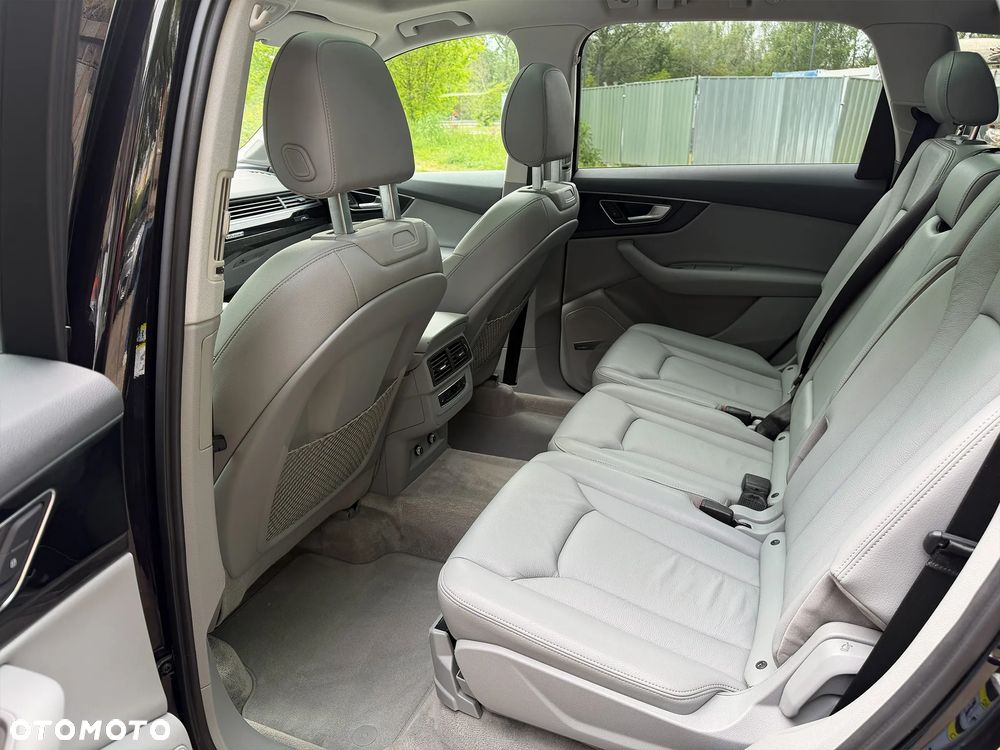 Audi Q7 3.0 TFSI Quattro Tiptronic - 24