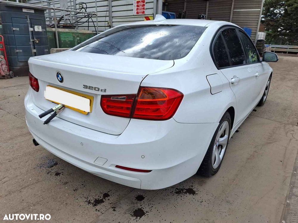 Prag Dreapta BMW Seria 3 2012 Berlina Alb - 4