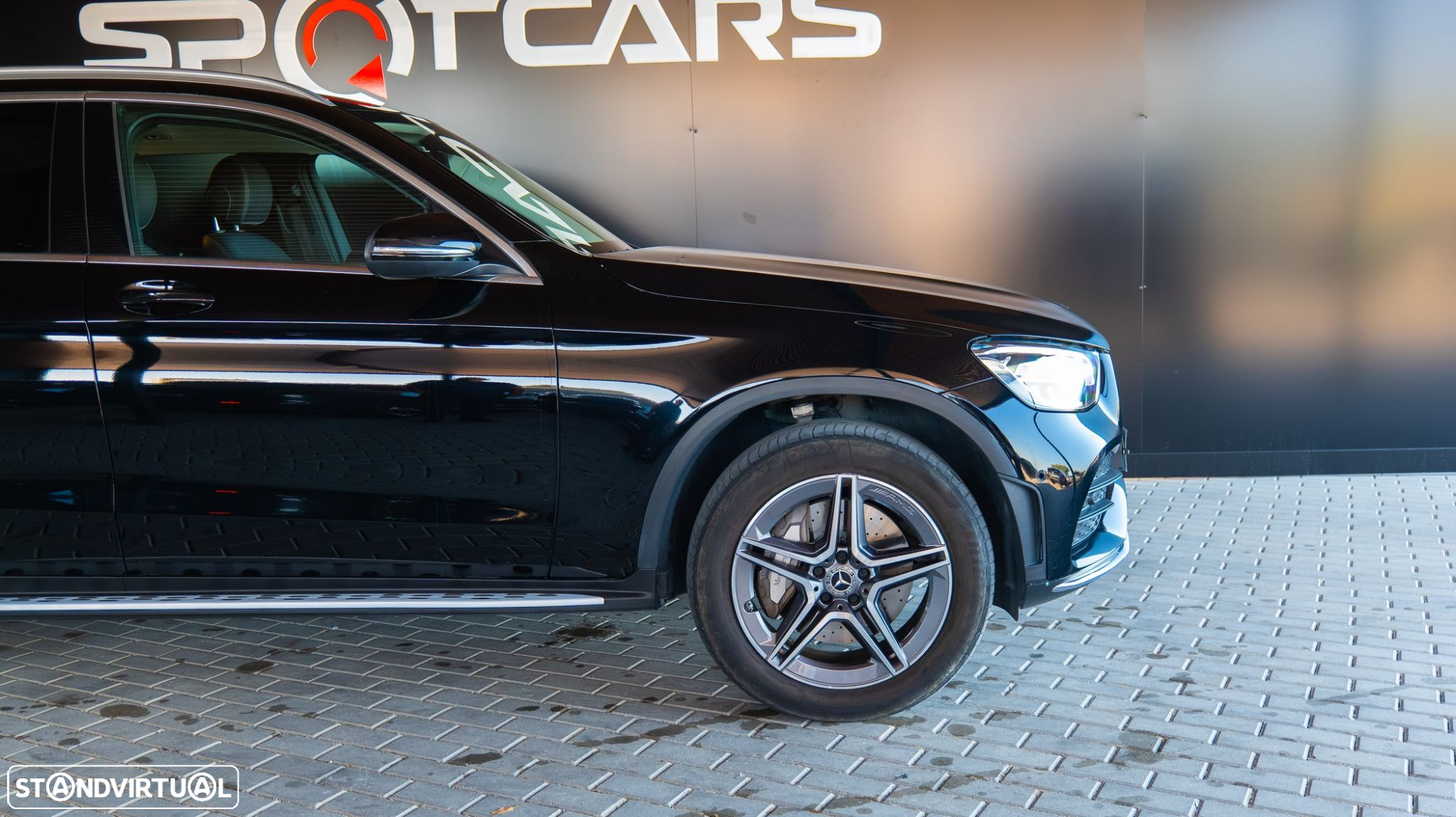 Mercedes-Benz GLC 300 e 4Matic 9G-TRONIC AMG Line - 5