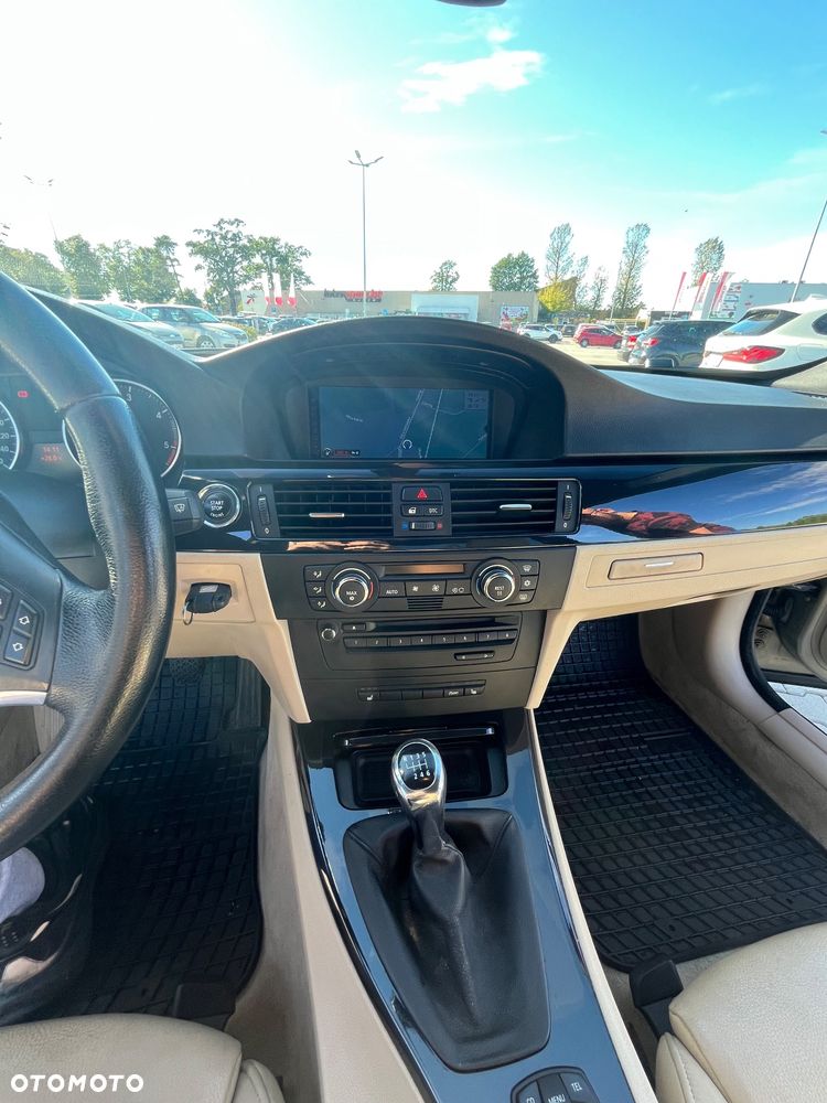 BMW Seria 3 320d Coupe - 16