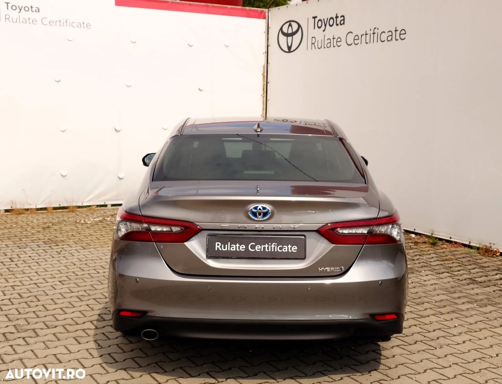 Toyota Camry 2.5 Exclusive - 11