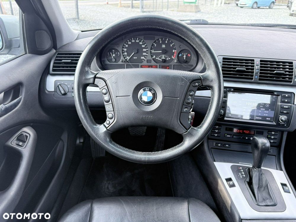 BMW Seria 3 318i - 4