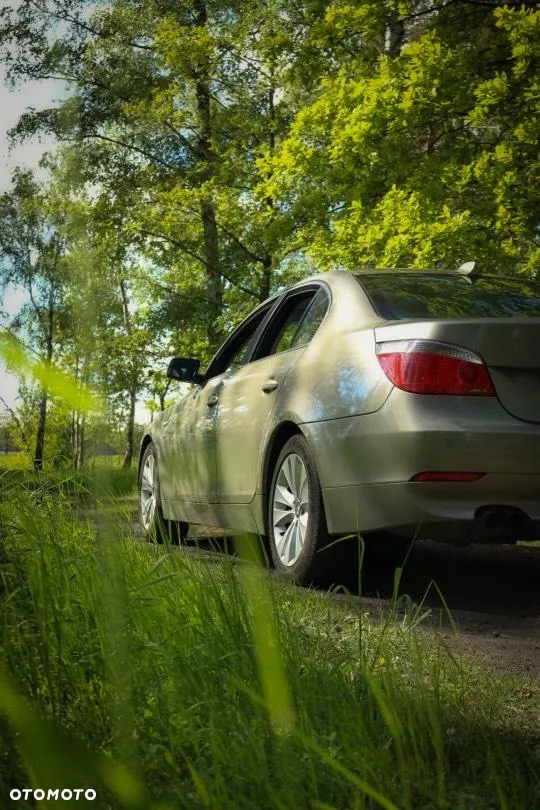 BMW Seria 5 520i - 7