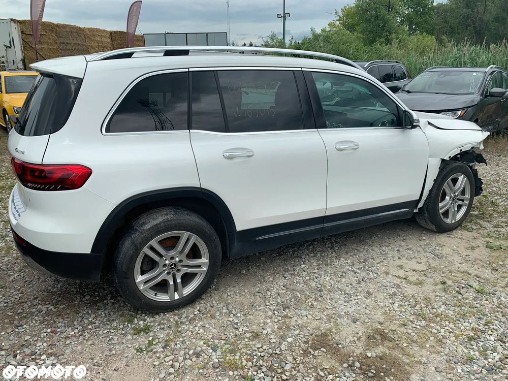 Mercedes-Benz GLB 250 4-Matic 8G-DCT - 9