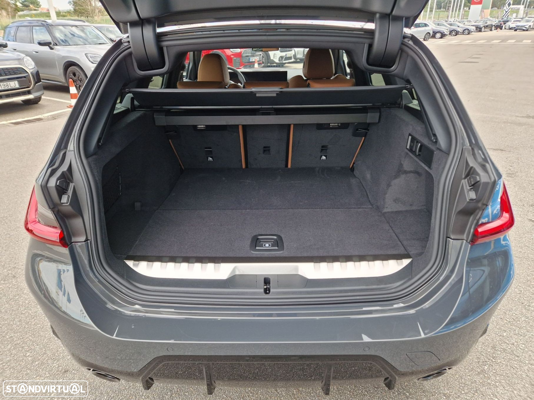 BMW 330 e Touring Pack Desportivo M Pro Auto - 10