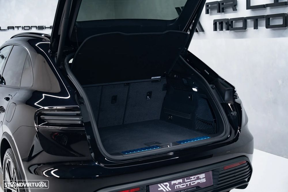 Porsche Macan Electric 4 - 13