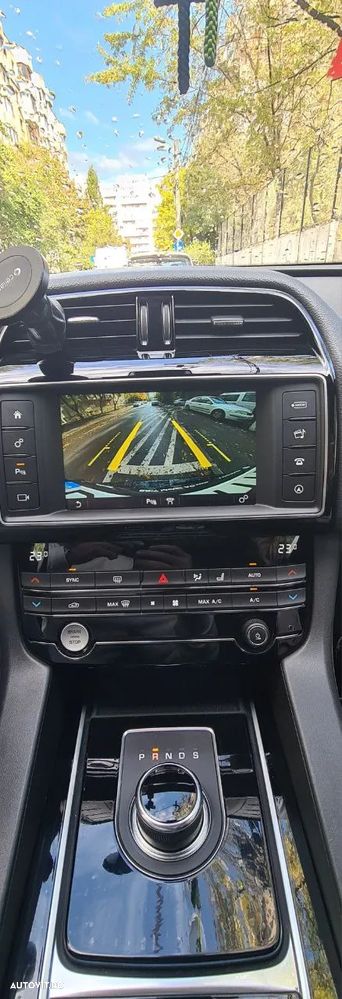 Jaguar F-Pace 30d AWD R-Sport - 12