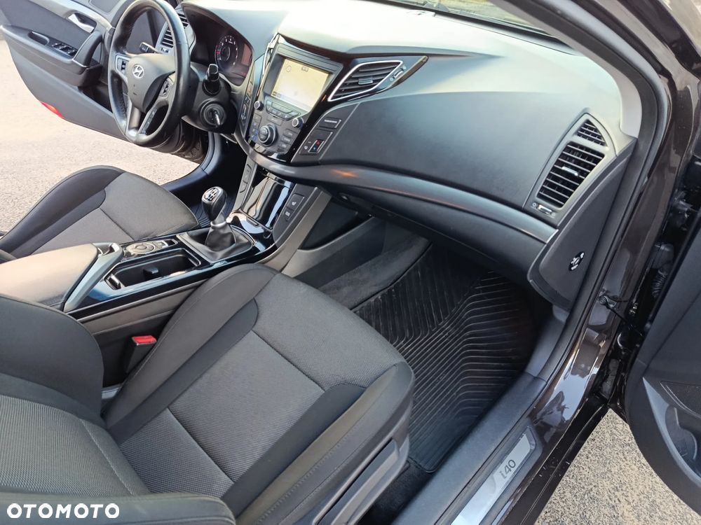 Hyundai i40 Kombi blue 1.6 Family+ - 6