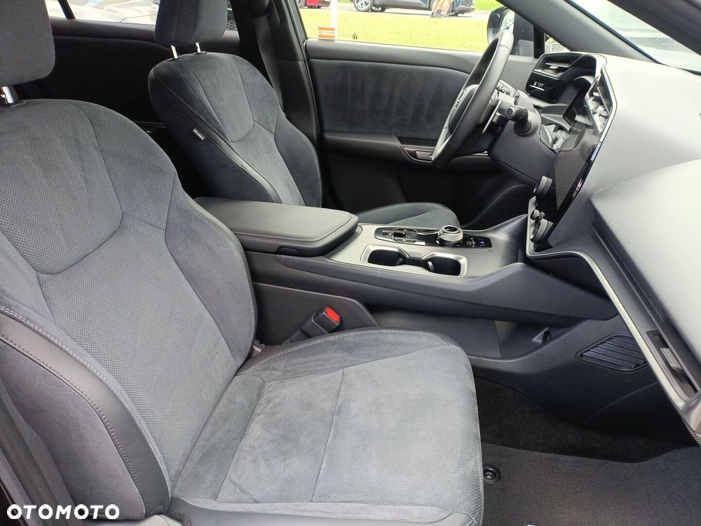 Lexus RZ 450e Omotenashi DIRECT4 - 11