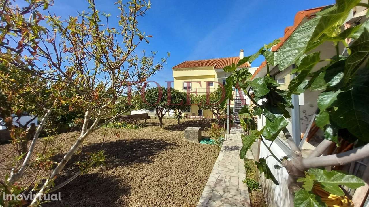 Moradia Bifamiliar com 2 T3 em Vialonga - Grande imagem: 5/40