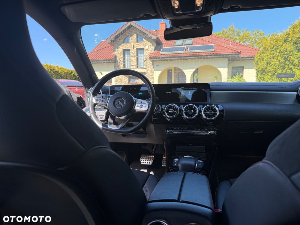 Mercedes-Benz CLA 180 AMG Line 7G-DCT - 18