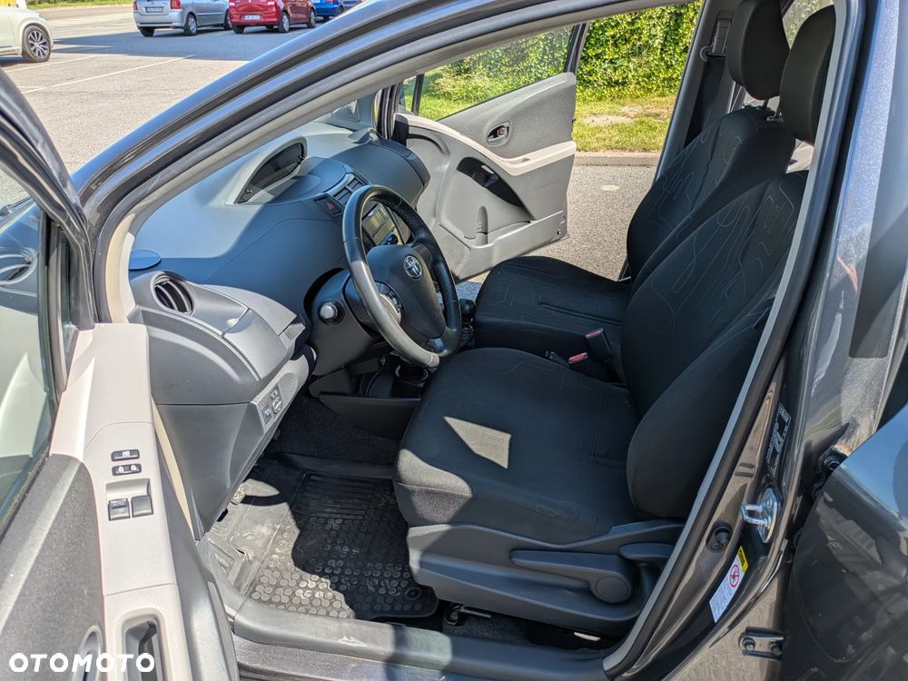 Toyota Yaris 1.33 Luna - 12