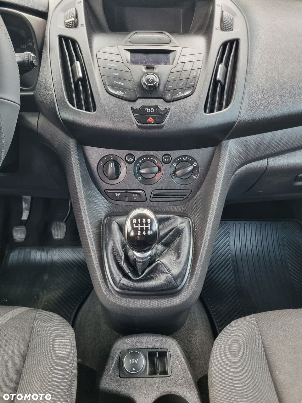 Ford Tourneo Connect Grand - 22