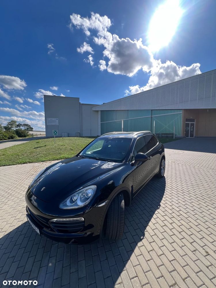 Porsche Cayenne - 1