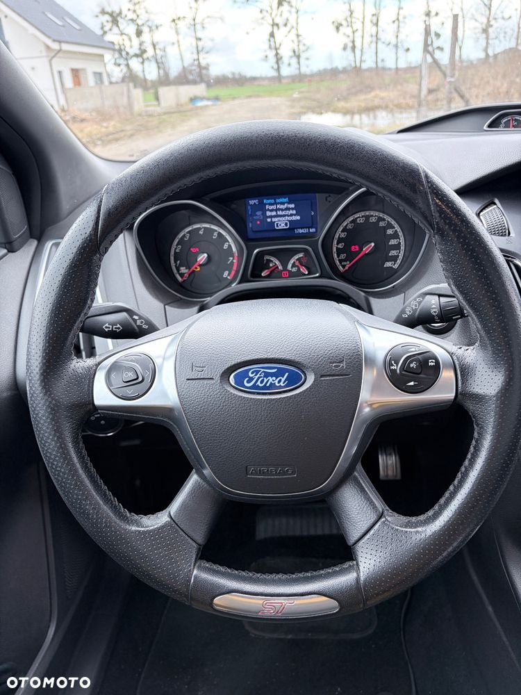 Ford Focus 2.0 EcoBoost ST - 12