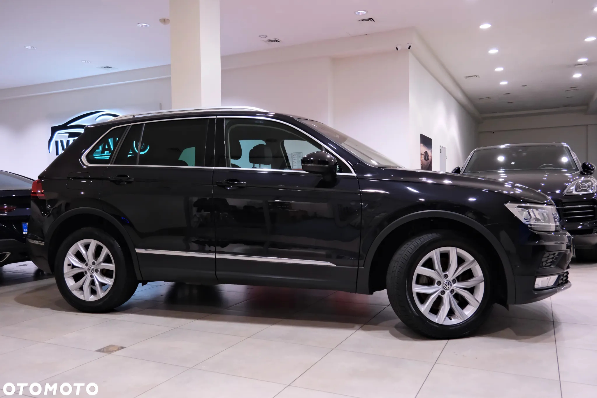 Volkswagen Tiguan 2.0 TSI 4Mot Sport&Style DSG - 4