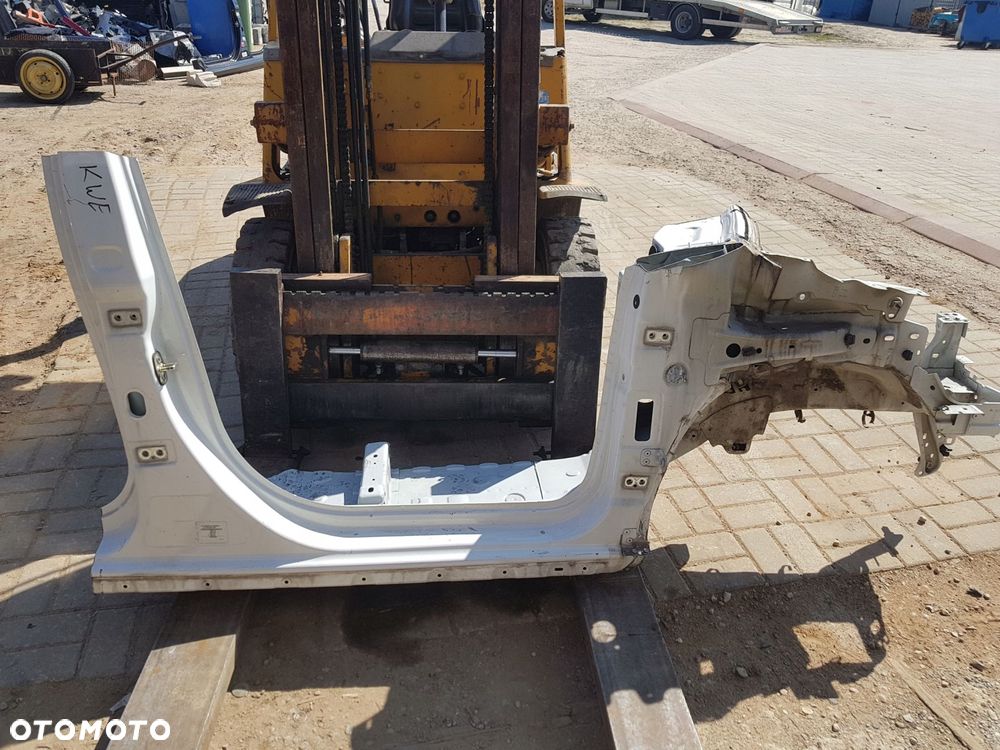 peugeot 2008 ćwiartka prawa przednia podłużnica próg prawy - 3