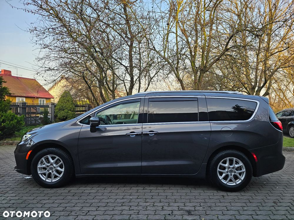 Chrysler Pacifica - 33