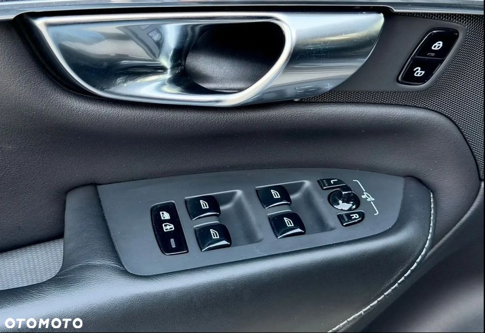 Volvo XC 90 - 22