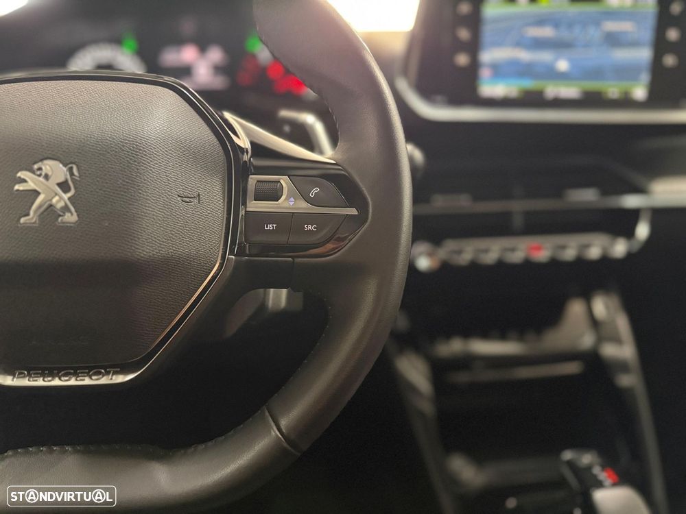 Peugeot 2008 1.2 PureTech Allure Pack EAT8 - 17