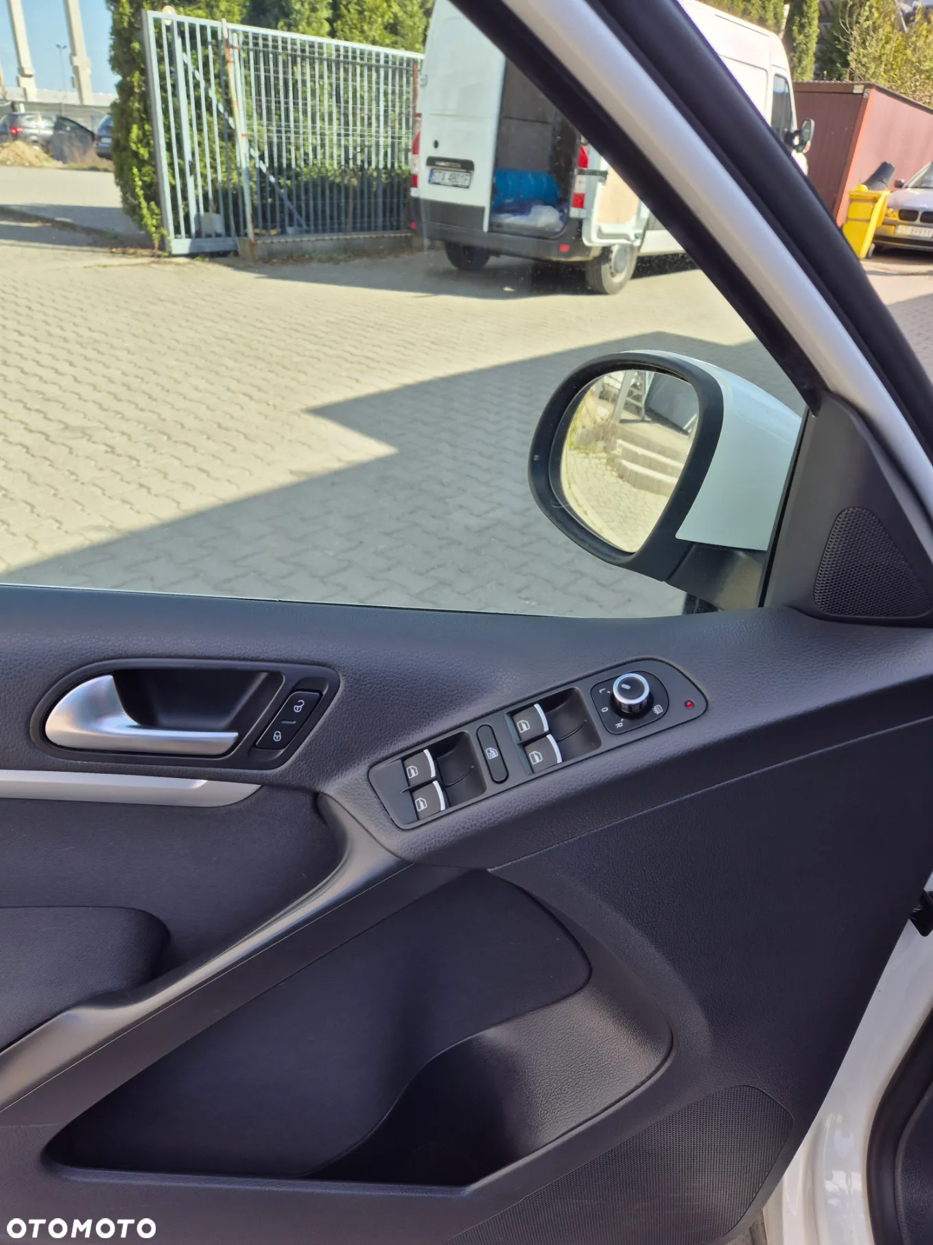 Volkswagen Tiguan 2.0 TDI 4Mot Perfectline R-Style - 13