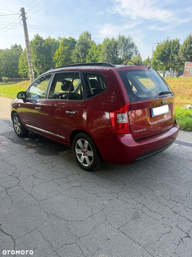 Kia Carens - 5
