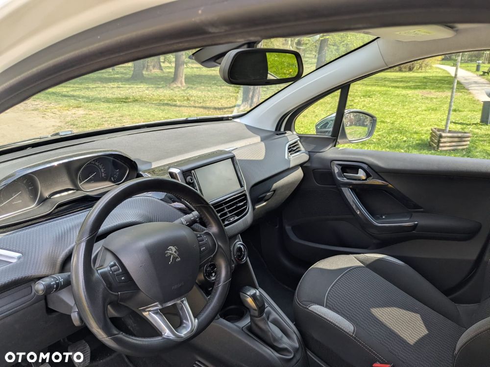 Peugeot 208 1.2 VTi Style - 4