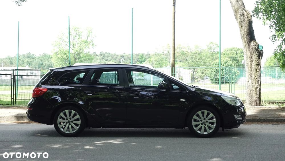 Opel Astra 1.6 Turbo - 36