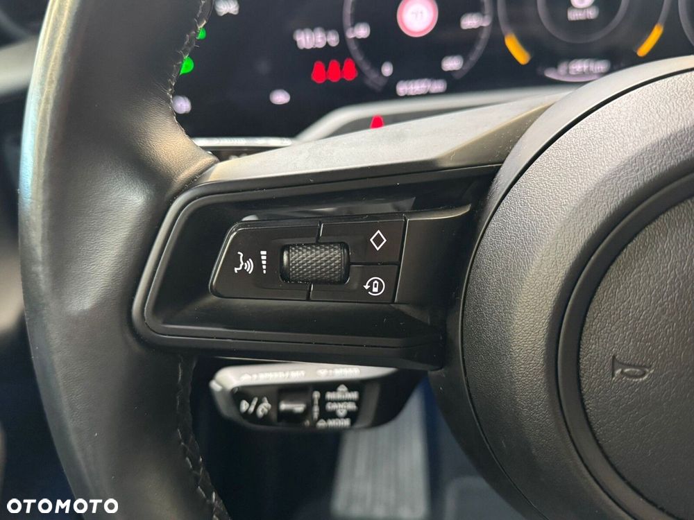 Porsche Taycan 105kWh Performance Plus - 16