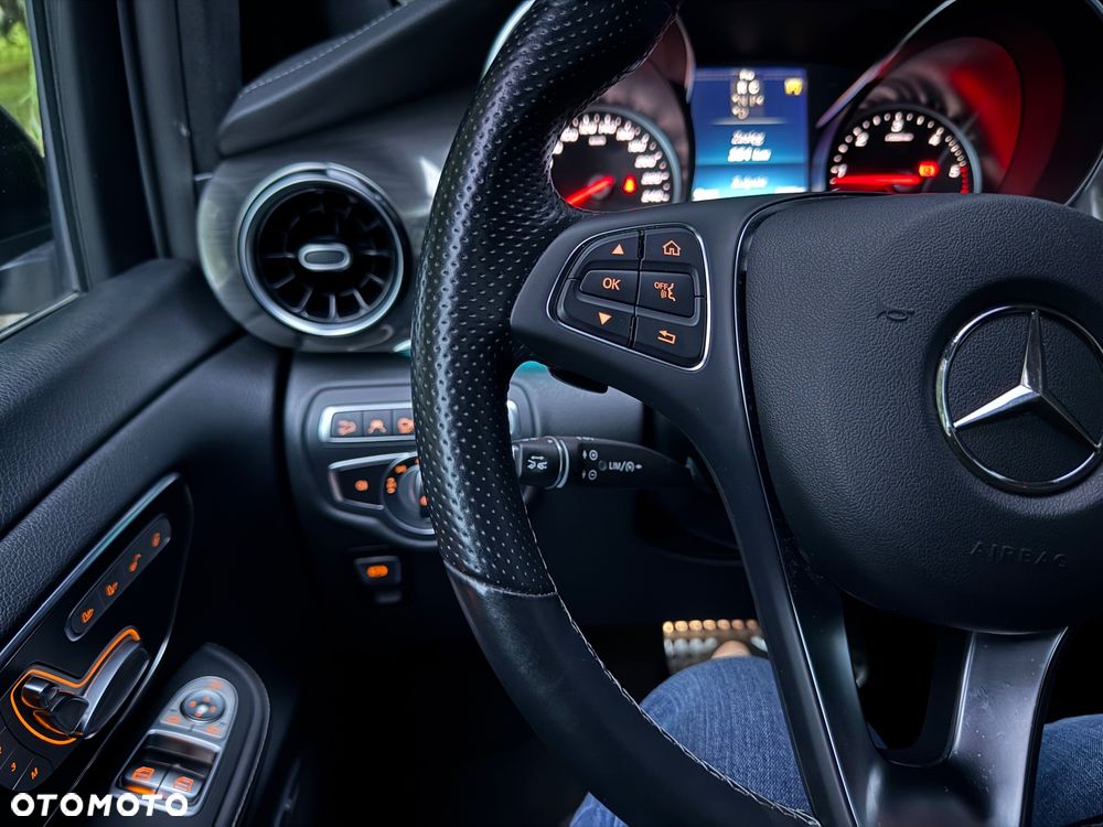 Mercedes-Benz Klasa V 300 d 4-Matic Exclusive 9G-Tronic (d³ugi) - 16