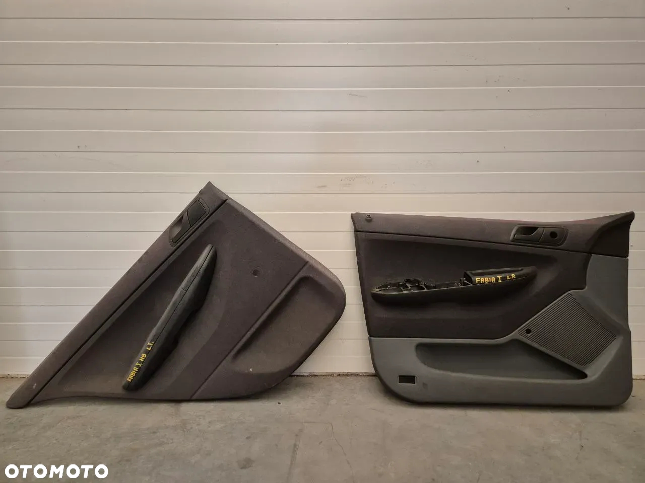 VW AUDI SEAT SKODA BOCZEK DRZWI - 23
