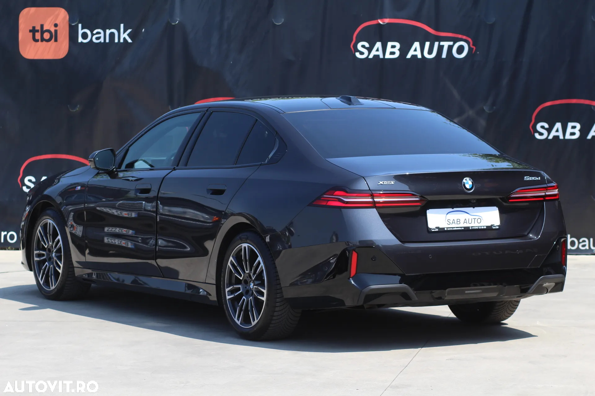 BMW Seria 5 520d xDrive AT MHEV - 29