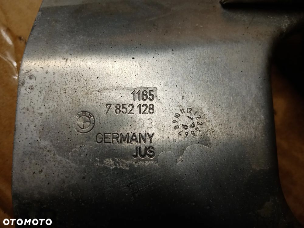 Osłona termiczna turbiny BMW M5 G30 F90 4.4 V8 7852128 - 5