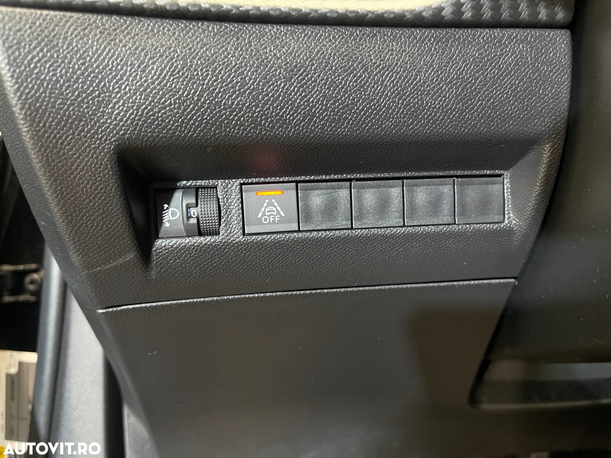 Peugeot 2008 BlueHDi 130 EAT8 Active - 23