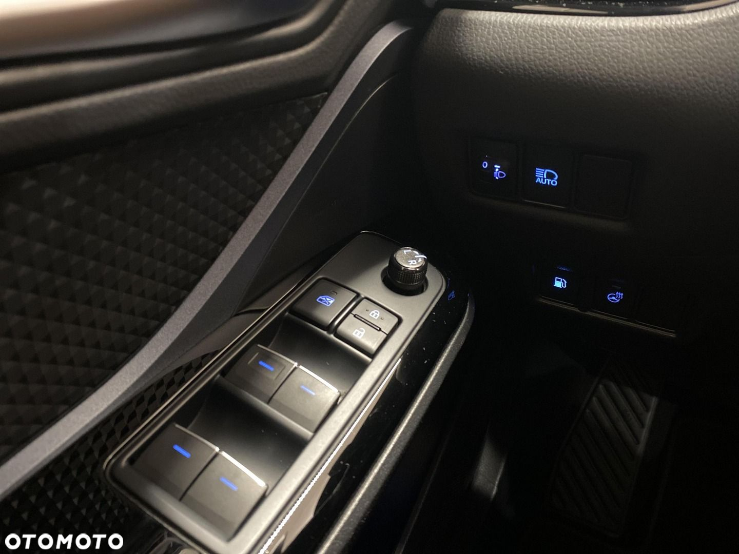Toyota C-HR - 19