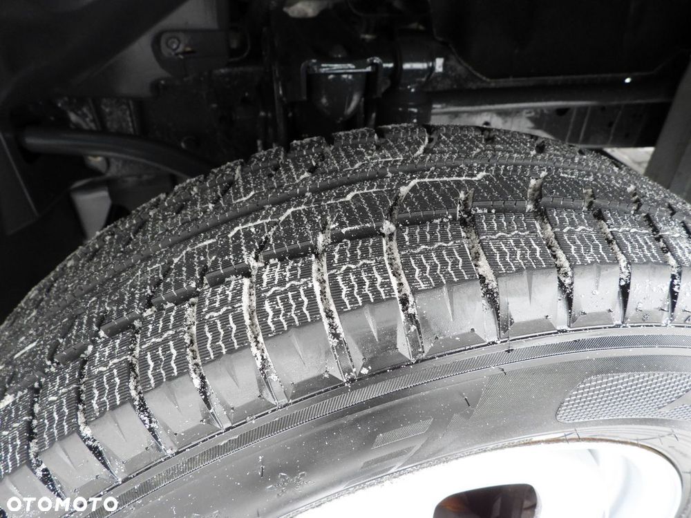 Iveco DAILY 35C16 WYWROTKA PODWÓJNA KABINA DOKA 6 MIEJSC TEMPOMAT NAWIGACJA BLIŹNIACZE KOŁA KLIMATYZACJA  160KM - 24